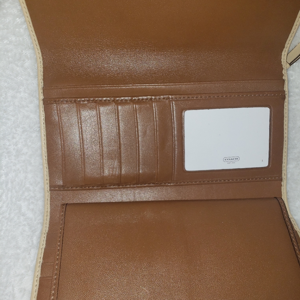 Coach Wallet - Picture 6 of 7